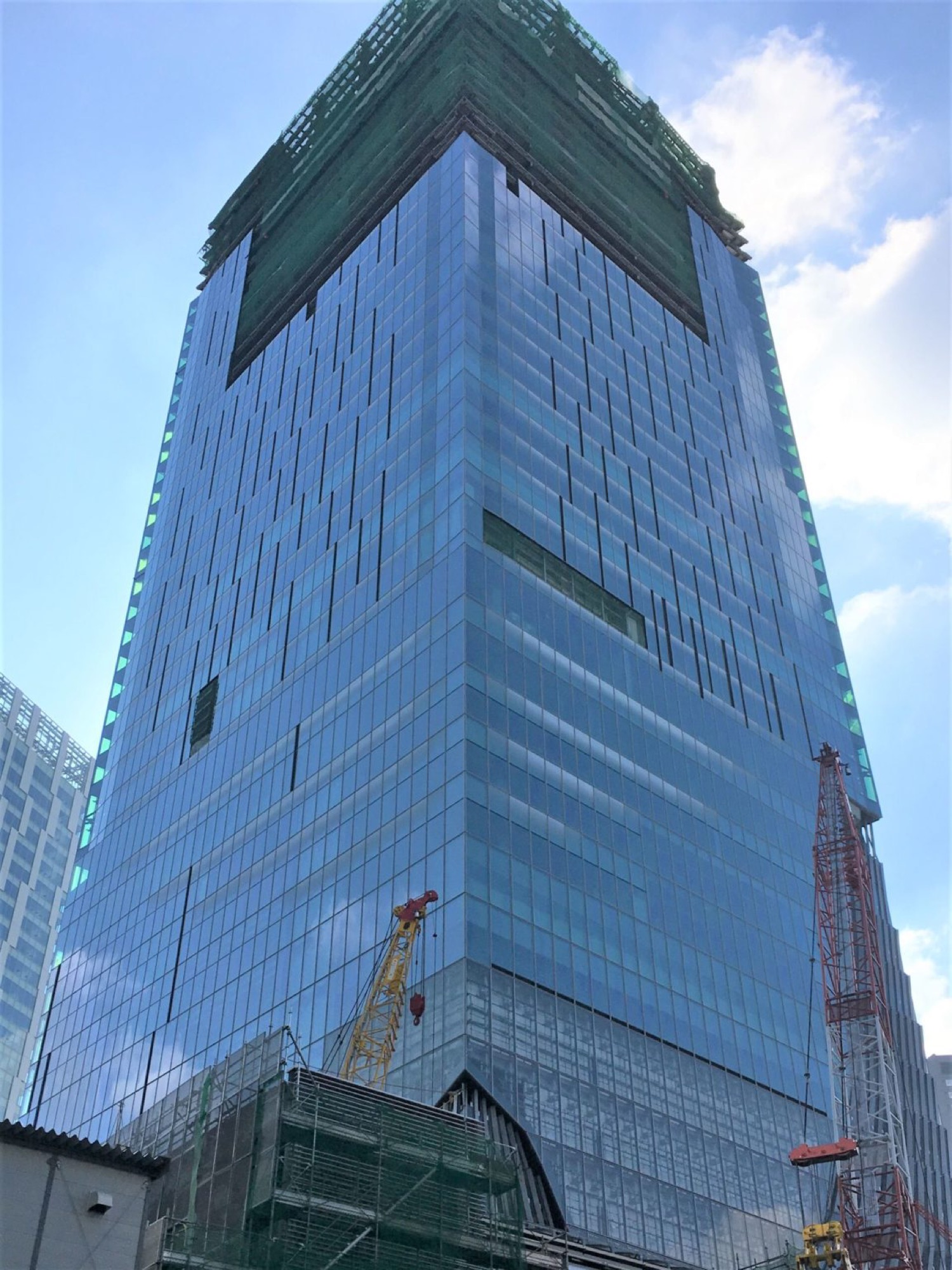 渋谷スクランブルスクエア — 建設中のガラスファサード