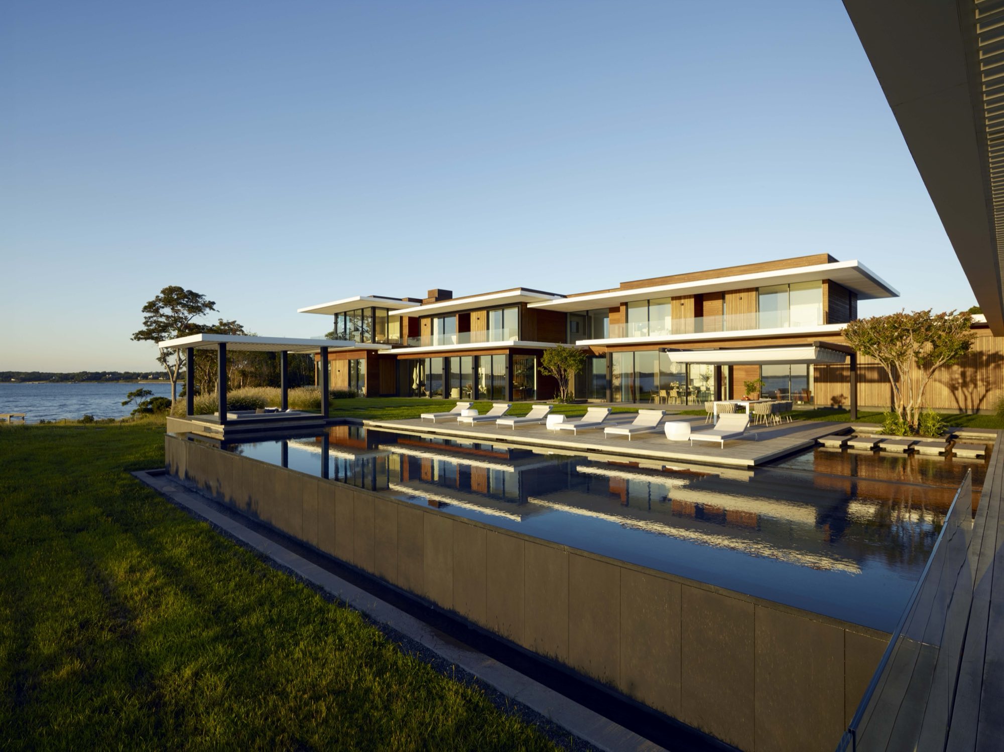 Bay House｜アメリカ・ニューヨーク州ノースヘイヴン — panoramah! 採用事例（設計：SAOTA）